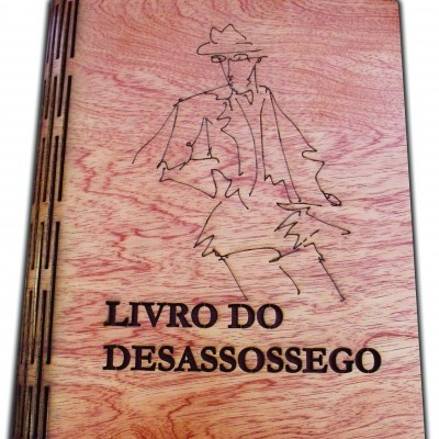 «Livro do Desassossego» de Fernando Pessoa - Edição especial (capa de madeira)
