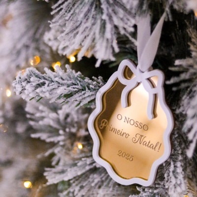 Pendente laço e frase