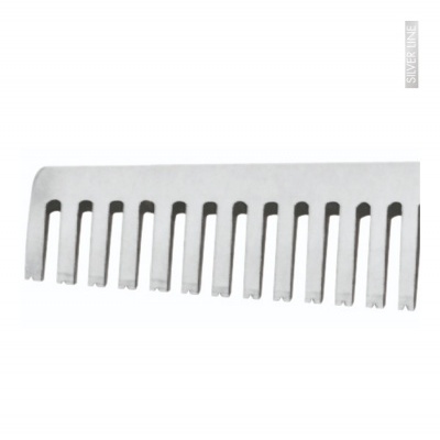 Pente metálico prateado com texto SILVERLINE