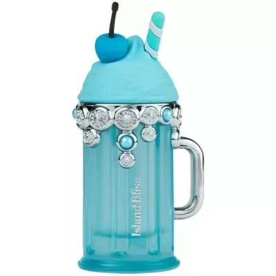 Copo azul decorado com chantilly azul e cereja, alça lateral, anel prateado com pedras