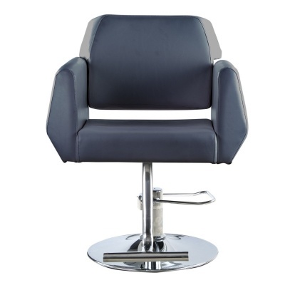 Cadeira de salão azul com base cromada redonda e apoio de pés