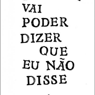 Texto em página branca com frase motivacional e nome de autora.