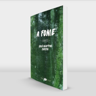 Livro com capa verde e título A FERME em branco