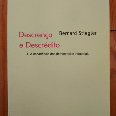 Descrença e Descrédito