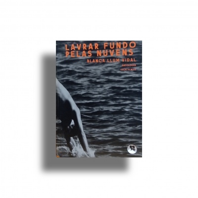 Lavrar Fundo pelas Nuvens