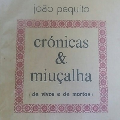 Capa de livro 'crónicas & miuçalha' de João Pequito com moldura rosa