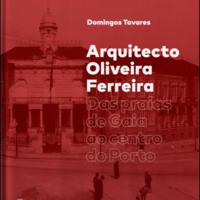 Capa de livro vermelha com título branco e cinzento e imagem antiga de edifício com pessoas na rua