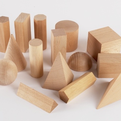 Sólidos Geométricos em Madeira