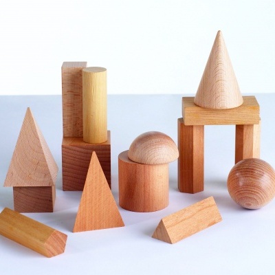 Sólidos Geométricos em Madeira