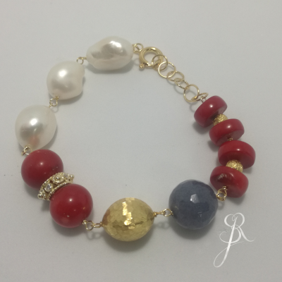 Pulseira prata 925 com banho de ouro,pérolas barrocas e  pedras naturais coral e agata cinza e zirconias P1347 DV