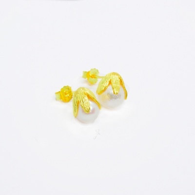 Brincos calota com pérola barroca 9/10mm prata 925 com banho ródio B882 R