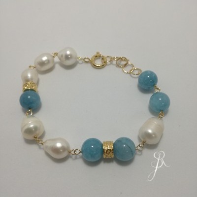 Pulseira de perolas barrocas 10mm  pedras naturais agua marinha 10mm c/aplicações Prata 925 com banho de ouro P1356 DV