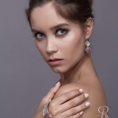 Brincos Prata 925 filigrana manual e pedra natural semi preciosa quartz morango com banho de ródio B805 QMR    /  Escrava Prata 925 filigrana manual e pedra natural semi preciosa quartz morango com banho de ródio  E804 QMR