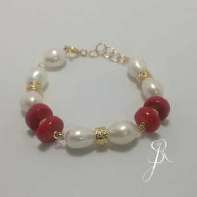 Pulseira prata 925 com banho de ouro,pérolas barrocas e  pedras naturais coral P1352 DV