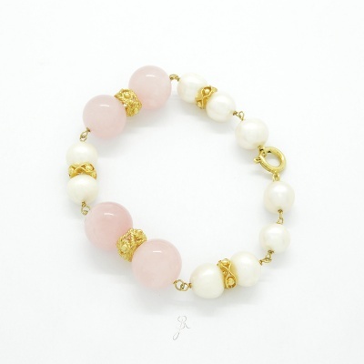 Pulseira de perolas barrocas 10mm pedras naturais quartz rosa 14mm c/aplicações Prata 925 com banho de ouro P1360 DV