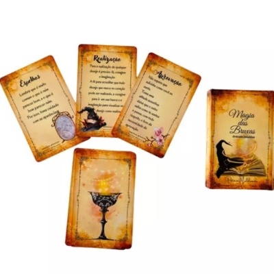 Cartas com texto em português e ilustrações místicas, fundo branco