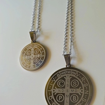 🔮🕯️COLAR MEDALHA de SÃO BENTO – um ESCUDO SAGRADO em forma de Luz