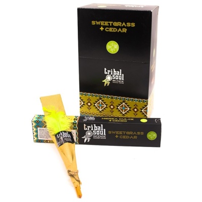 Conjunto de incenso Tribal Soul com embalagem preta e detalhes amarelos e verdes