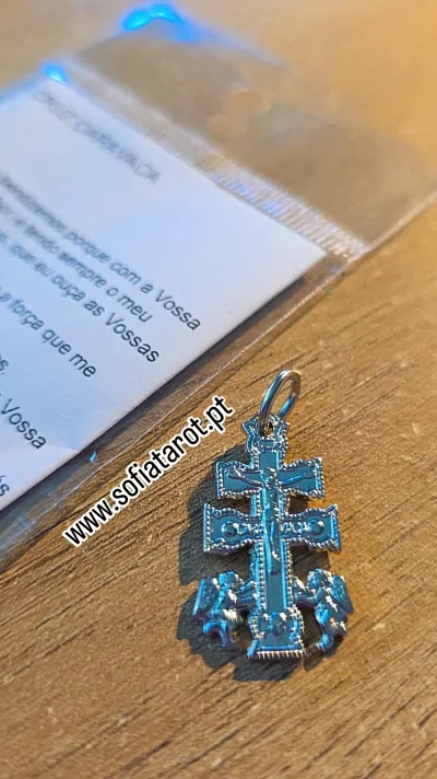 ✝️ CRUZ DE CARAVACA – O ESCUDO SAGRADO DE PROTEÇÃO E MILAGRES 