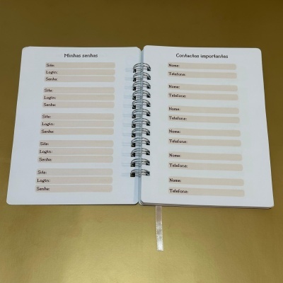 Planner semanal capa maleável "Viver é uma obra de arte. Pinte cada dia com a sua cor preferida"