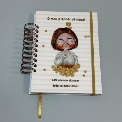 https://www.sofiarte.pt/product/planner-semanal-capa-rigida-este-ano-vou-alcancar-todos-os-meus-sonhos