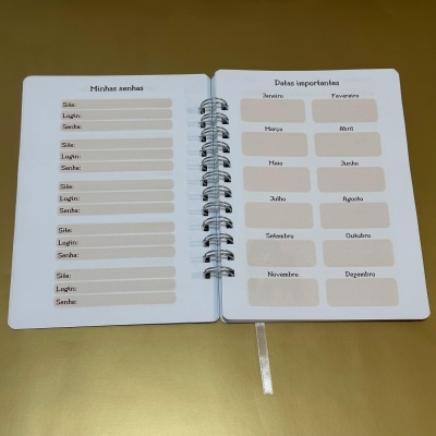 Planner semanal capa maleável "Viver é uma obra de arte. Pinte cada dia com a sua cor preferida"