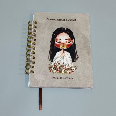 https://www.sofiarte.pt/product/planner-semanal-capa-maleavel-permita-se-florescer