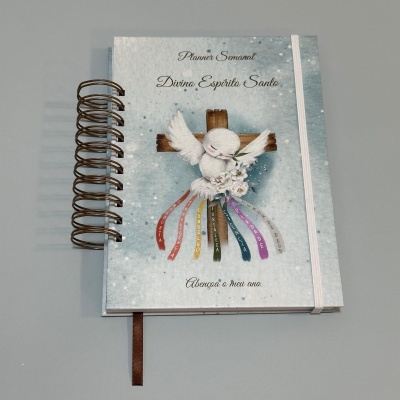 https://www.sofiarte.pt/product/planner-semanal-capa-rigida-divino-espirito-santo