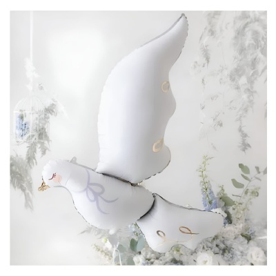 Balão em forma de pomba branca com detalhes dourados e lilás