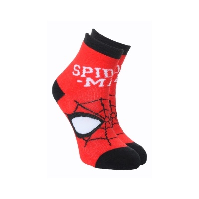 Meias vermelhas com olhos e teia de aranha pretos e brancos, texto SPIDERMAN.