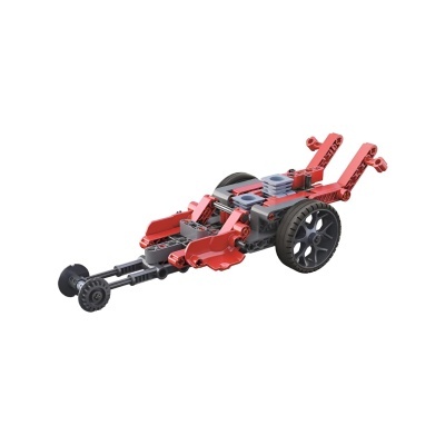 Carro de brinquedo montado em plástico vermelho, preto e cinza com rodas grandes e pequenas