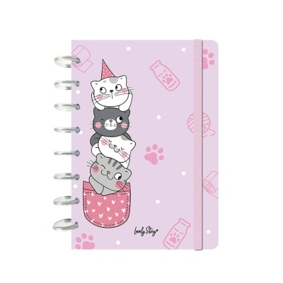 Caderno rosa com gatos empilhados e elástico de fecho