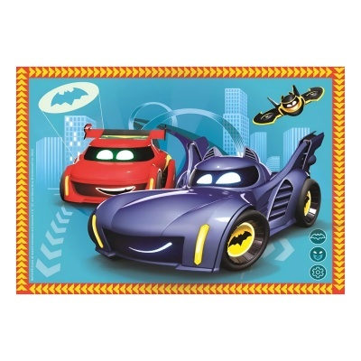 Dois carros animados, um vermelho e um roxo estilo Batman, com fundo de cidade e símbolos do Batman.