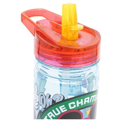 Garrafa de plástico transparente com tampa vermelha e bico amarelo