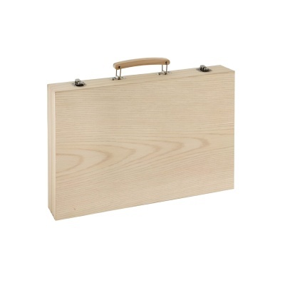 Mala de madeira clara com alça e fechos metálicos