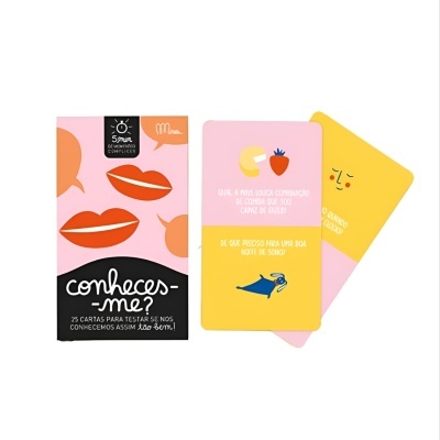 Conjunto de cartas para jogo Conheces-me com caixa colorida e cartas ilustradas