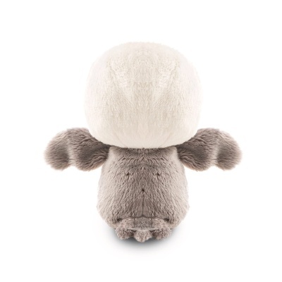 Pelúcia cinzenta e branca macia em fundo branco