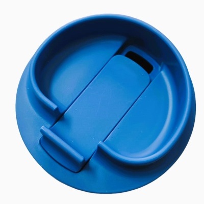 Tampa de copo azul de plástico com aba dobrável