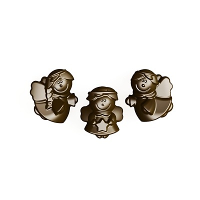 Três figuras de chocolate em forma de anjinhos no fundo branco