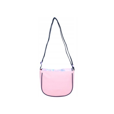 Mala de ombro rosa clara com alça preta ajustável