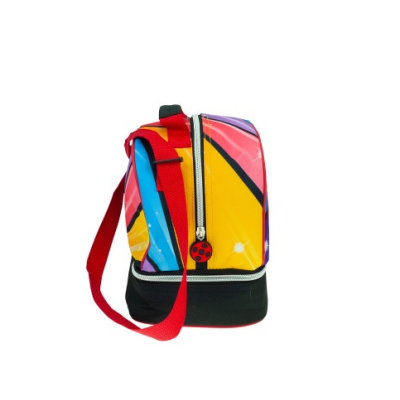 Mochila colorida pequena com padrão geométrico e fecho com puxa-zíper em forma de pato vermelho.