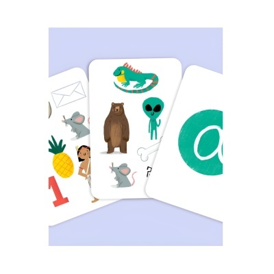 Três cartas ilustradas com desenhos variados sobre fundo lilás