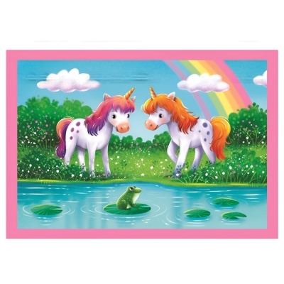 Desenho colorido de dois unicórnios junto a lago com rã, flores, nuvens e arco-íris