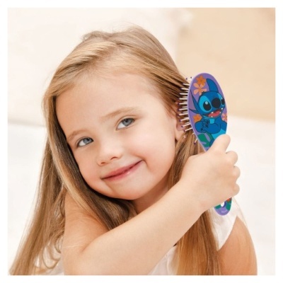 Conjunto Escova de Cabelo + Colar Stitch (sortido)