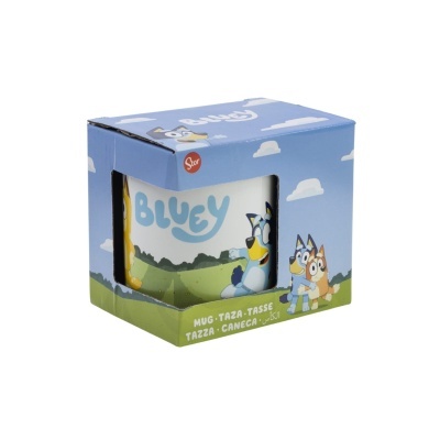 Caneca de cerâmica Bluey em caixa azul com personagens e texto multilingue.