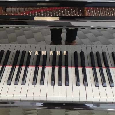 Piano YAMAHA C3 (usado)