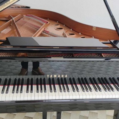 Piano YAMAHA C3 (usado)