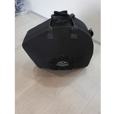 ESTOJO J. MICHAEL TROMPA