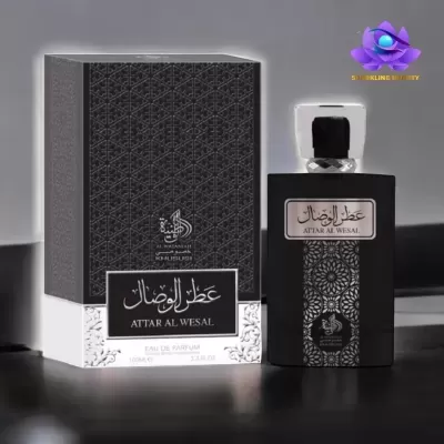 Frasco preto de perfume Attar Al Wesal com caixa preta decorada