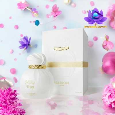 Frasco branco de perfume Milky Way Maison Asrar com caixa branca e decoração floral